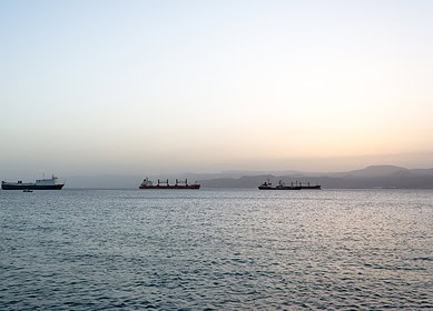 US warns ships to stay well away from Bab al-Mandeb Strait