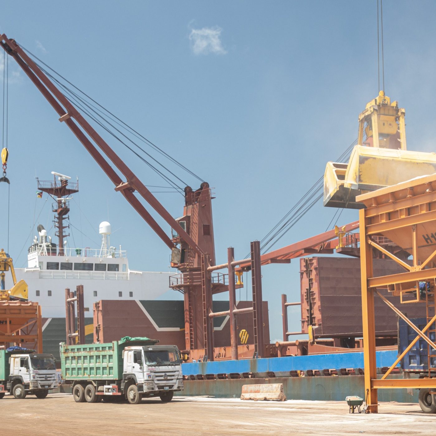 Russia donates 23,000 tonnes of fertilizer to Zimbabwe