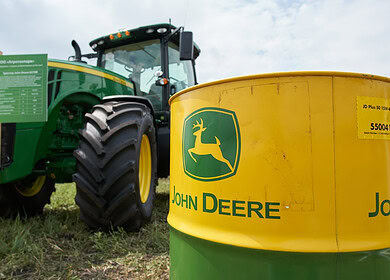 Nigeria strengthens agriculture with 500 new John Deere tractors