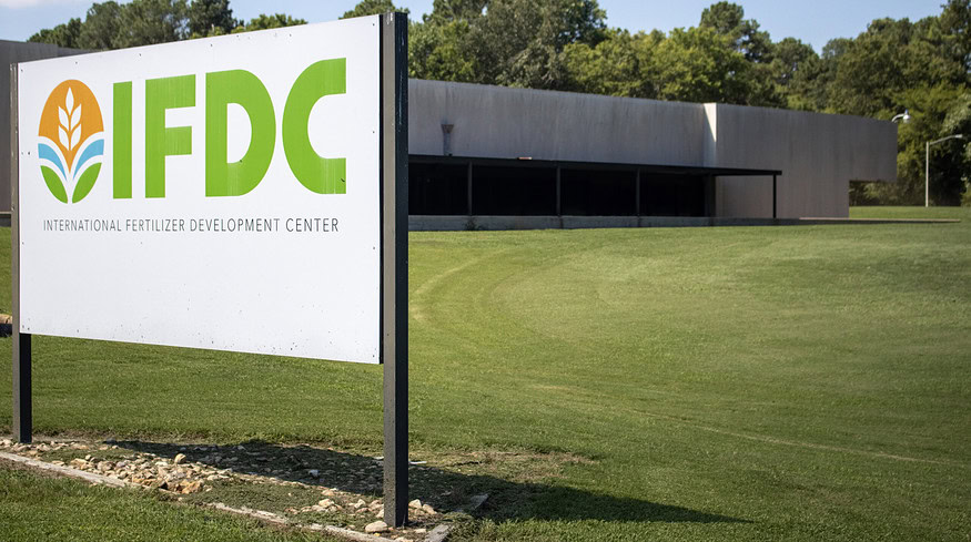 IFDC and Coromandel collaborate to drive fertilizer innovation