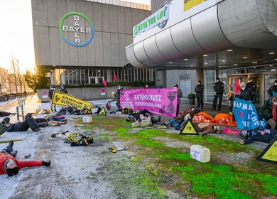 Bayer lobbies to preserve Roundup sales amid legal and financial pressure